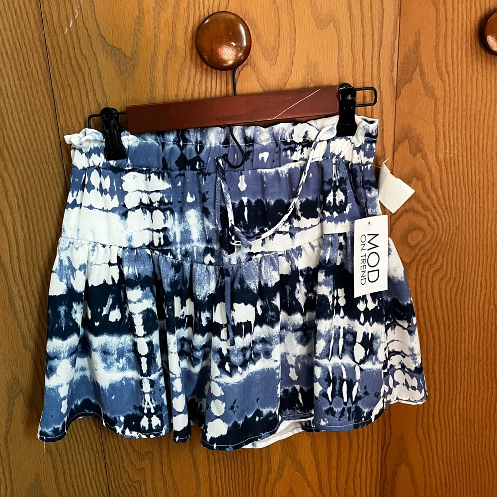 Mod on Trend. Size small. Shorts. New with tags